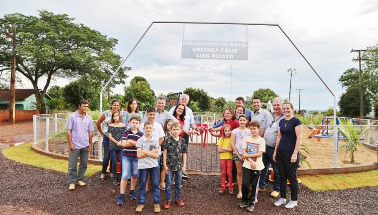 Integrantes do PDLF da Copacol inauguraram parquinho comunitário em Aymorés
