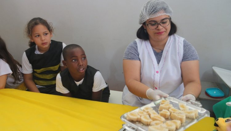 Alunos da Escola Theofânio Agapito Maltezo fazem exposição de trabalhos do Programa A União Faz a Vida