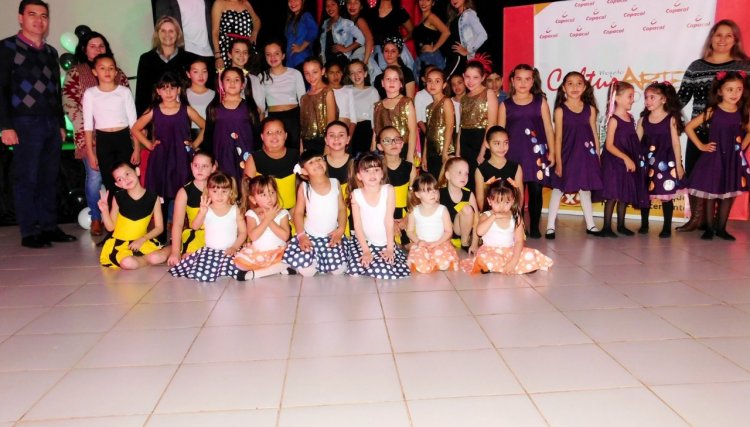 Em Jesuítas e Moreira Sales, os alunos do Apoio Cultural deram um show de apresentações
