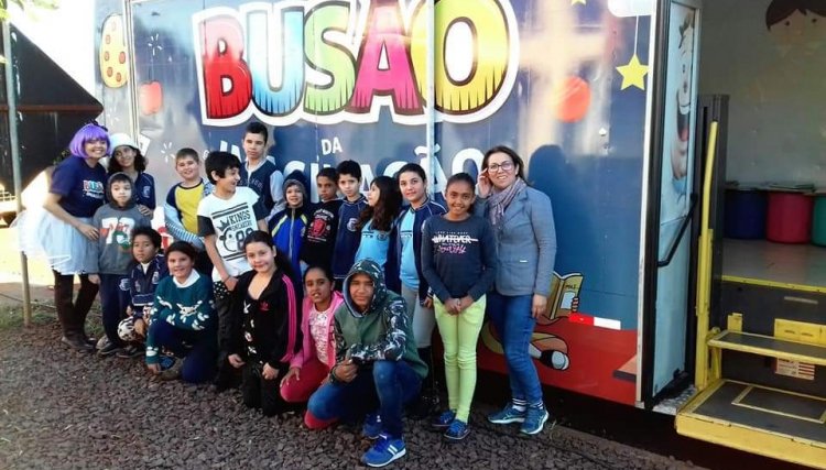 Busão da Imaginação estaciona em Jesuítas 