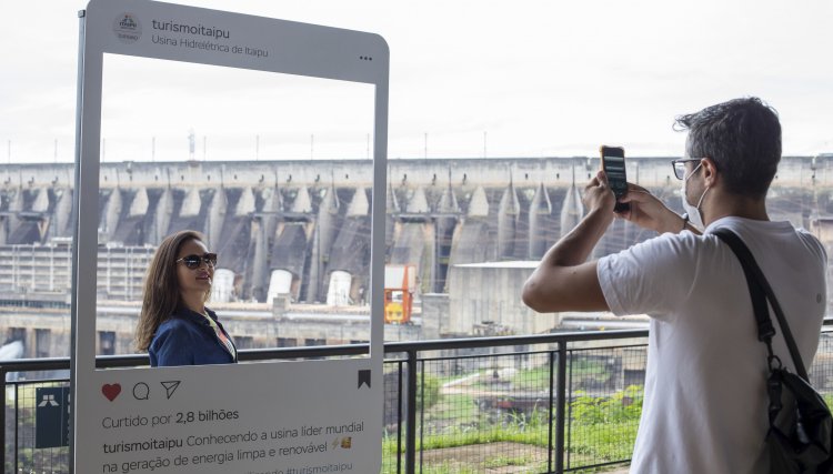 Turismo de Itaipu recebe mais de 8 mil visitantes no feriado de Tiradentes
