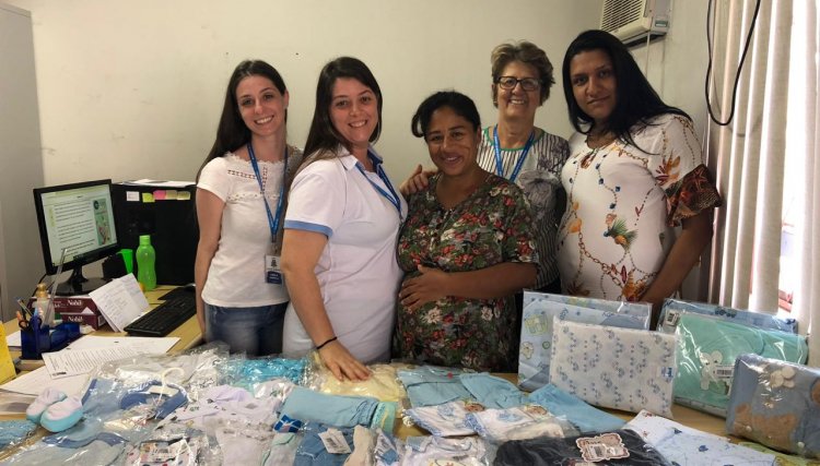 Nova Aurora beneficia gestantes com kits de enxovais 