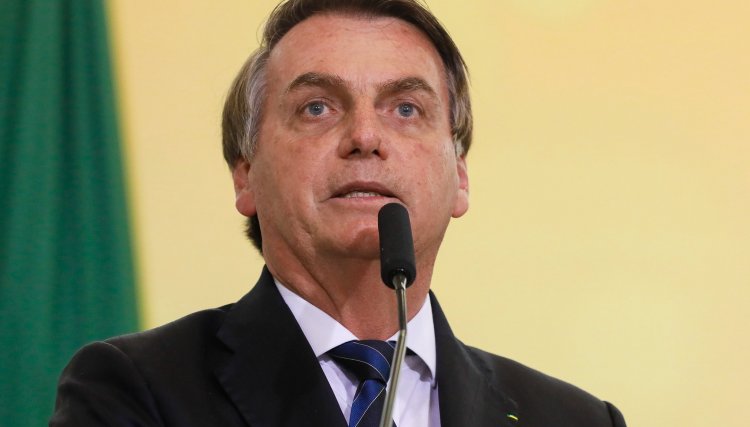 Bolsonaro anuncia construção de fábrica que extrai água do ar