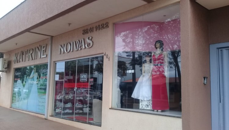 Vende-se loja de locação de roupas em Cafelândia