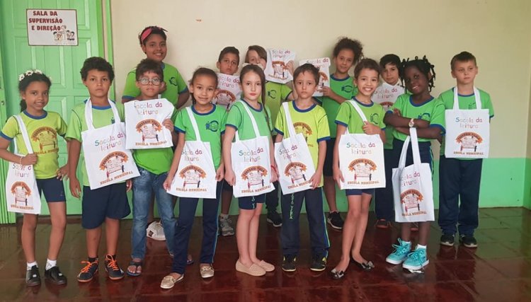 Sacola da Leitura é colocado em prática pela Escola Teotônio Vilela de Cafelândia 