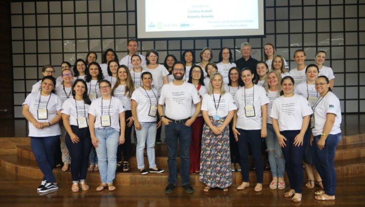 Profissionais da educação  de Cafelândia participam do 4º Encontro do Programa Educação, Saúde e Sustentabilidade