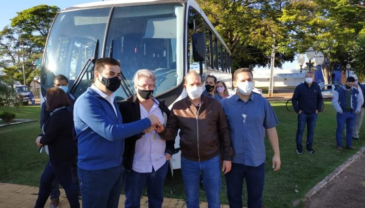 Micheletto entrega veículos no valor de R$ 713.400,00 para Jesuítas