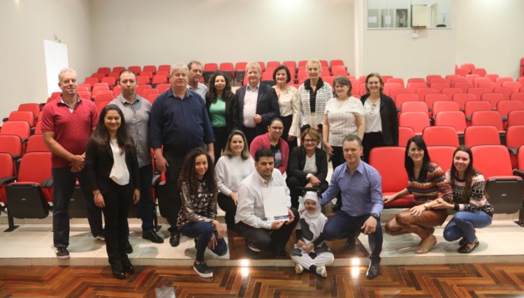 Cafelândia investe R$ 297 mil em anfiteatro da Casa da Cultura