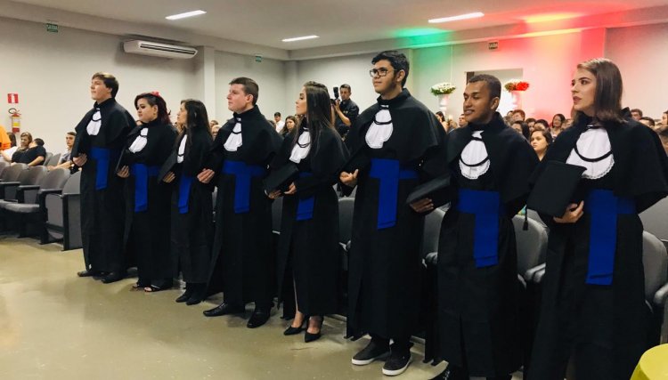 Colação de grau é realizada pela Faculdade Unica de Cafelândia