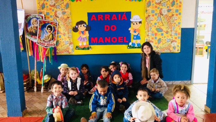 Escola Manoel da Nóbrega encerra o semestre com festa julina 