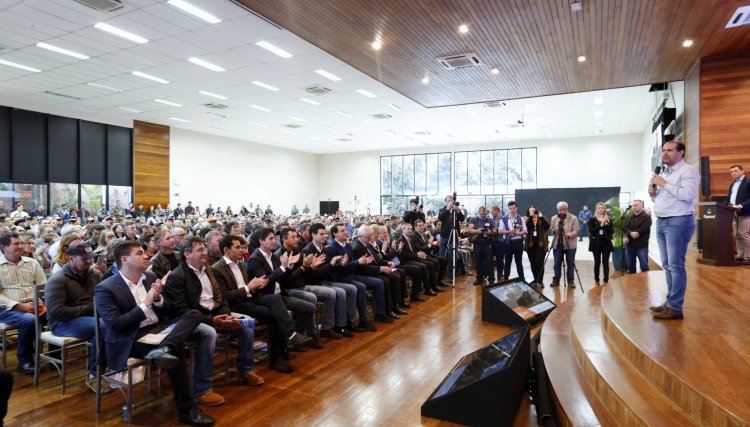  Micheletto aprova projeto que desburocratiza acesso a investimentos