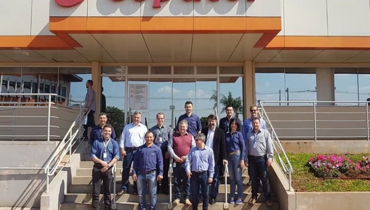 Representantes do Sicoob Médio Oeste, Central Unicoob e Bancoob, participam de visita