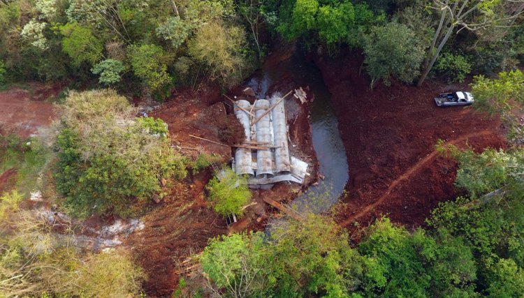 Cafelândia realiza a construção de ponte na Linha Pianessa