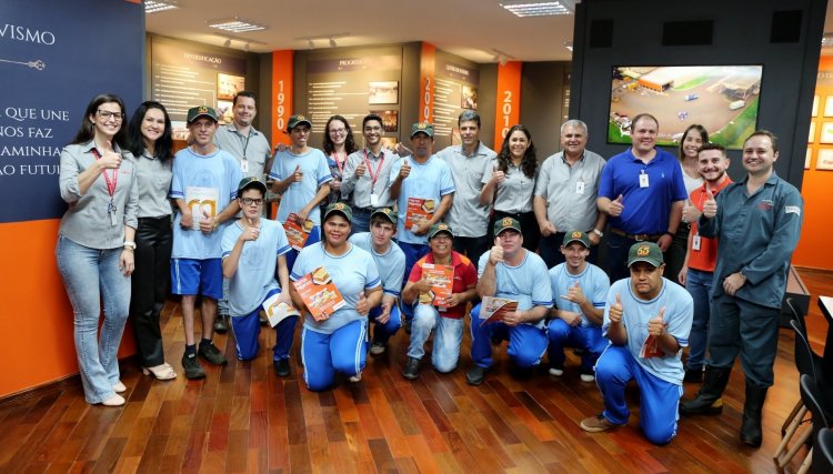 Copacol recebe alunos da APAE em Cafelândia