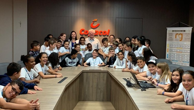 Cooperativa recebe visitas de alunos do Projeto Um Olhar para o Futuro