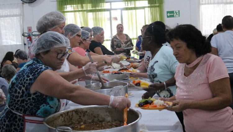 Vovós de Cafelândia comemoram o Dia das Mães