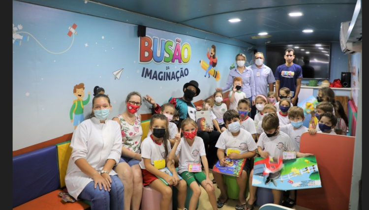 Busão da Imaginação da Copacol chega no sudoeste do PR