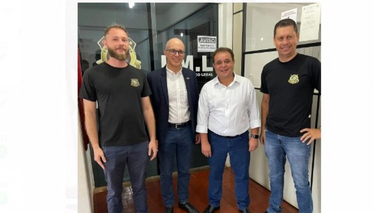 Batatinha e Diretor Administrativo do IML no Paraná visitam a estrutura de Cascavel