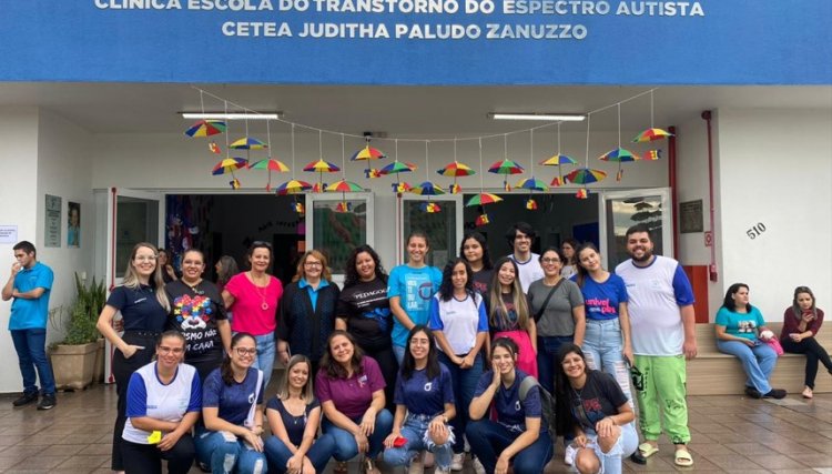 Acadêmicos de pedagogia da Univel fazem visita técnica no CETEA