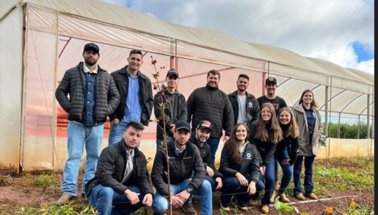 Acadêmicos de agronomia promovem a III Difusão Tecnológica na Fazenda Escola da Univel