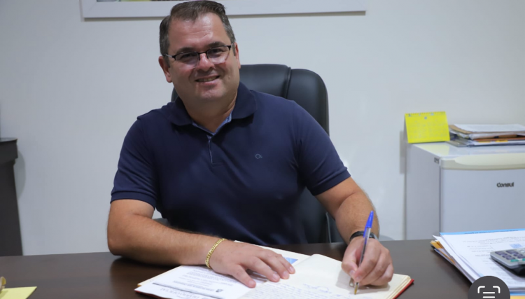 Cloves Angeleli assume como prefeito em Assis Chateaubriand 