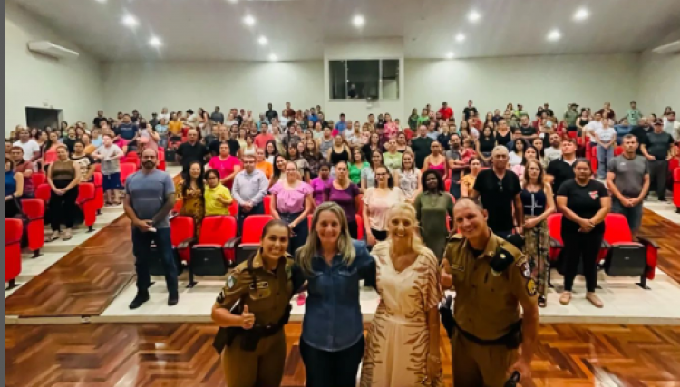 Proteção da crianças: Pais de alunos de Cafelândia participam de reunião do Proerd