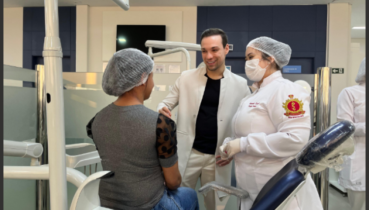 Univel: pós-graduandos em Harmonização Orofacial e Dentística iniciam atendimento clínico