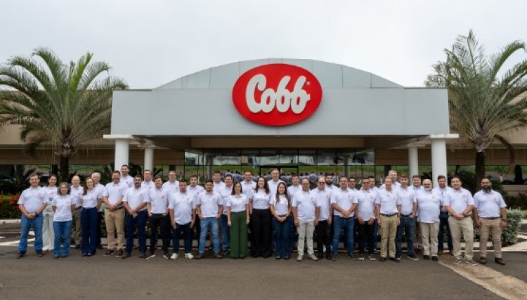 Grupo Alvorada participa de workshop sobre manejo de matrizes e incubação na sede da Cobb-Vantress