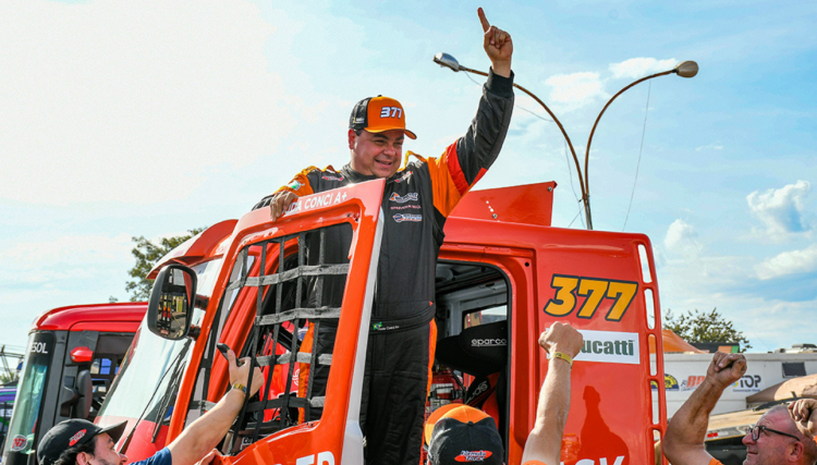 Morador de Cafelândia Duda Conci larga na pole position da  F-Truck