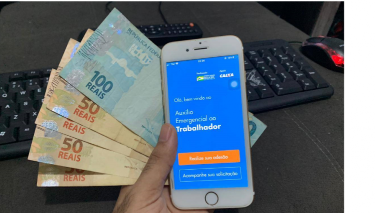 Assis notifica servidores que receberam auxílio emergencial