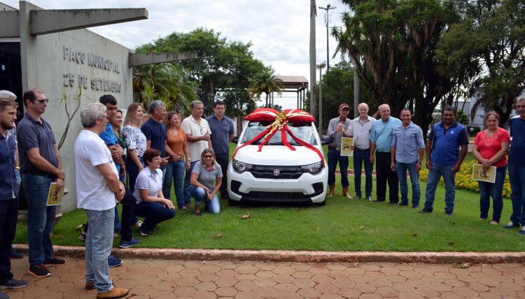 Nova Aurora entrega premiação do Bom de Nota