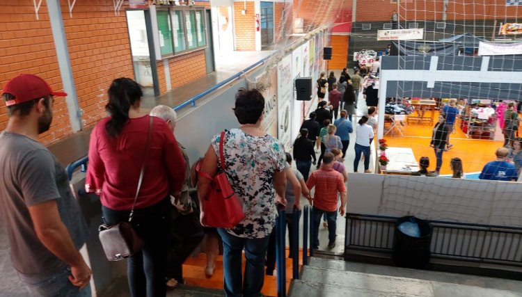 Abertura da 2ª edição do Mega Feirão Liquida Total em Cafelândia já conta com um grande público