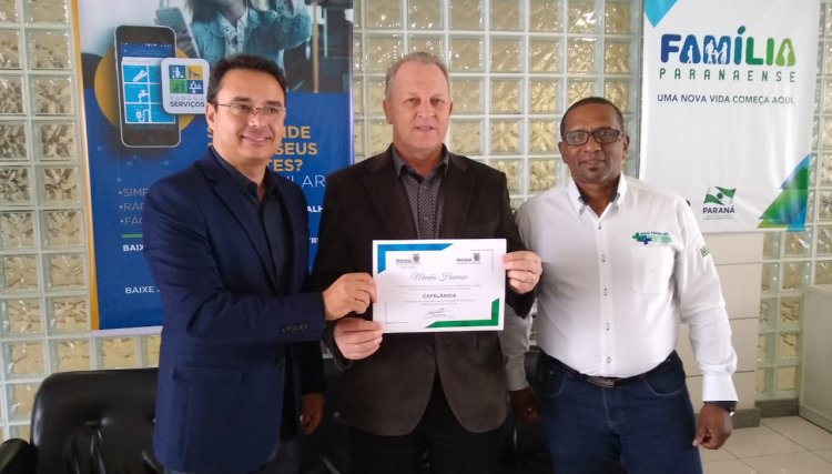 Governo do PR entrega menção honrosa para Agência do Trabalhador de Cafelândia
