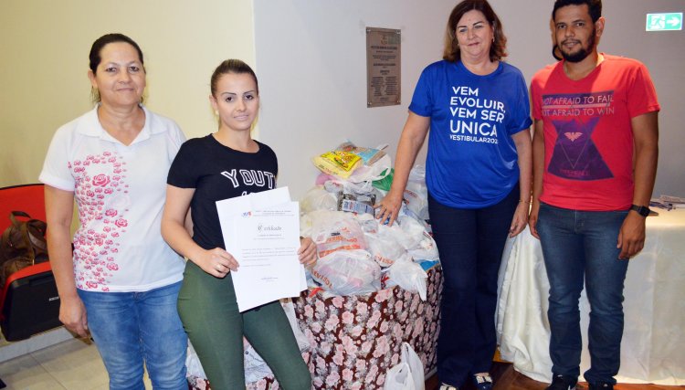 Semana Acadêmica da Faculdade Unica de Cafelândia arrecada 400 kg de alimentos