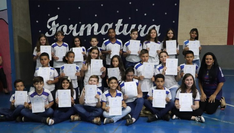 Escola André Luiz realiza a formatura do 5º ano em Cafelândia