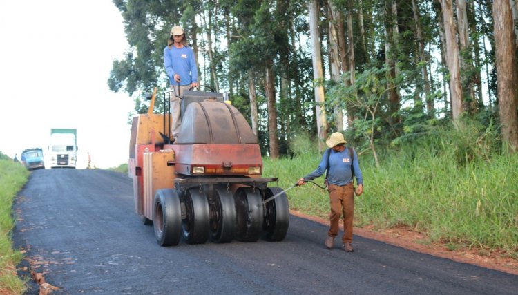 Cafelândia investe em recape asfáltico e tapa buracos 
