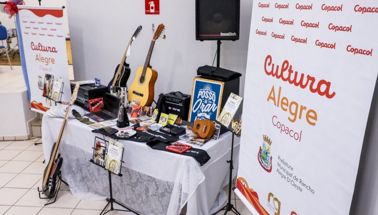 Copacol repassa materiais do programa Apoio Cultural para Rancho Alegre