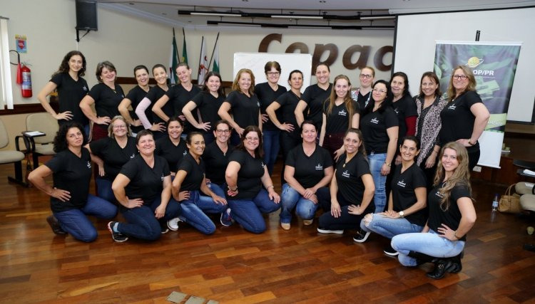 Mulheres cooperativista iniciam curso de liderança