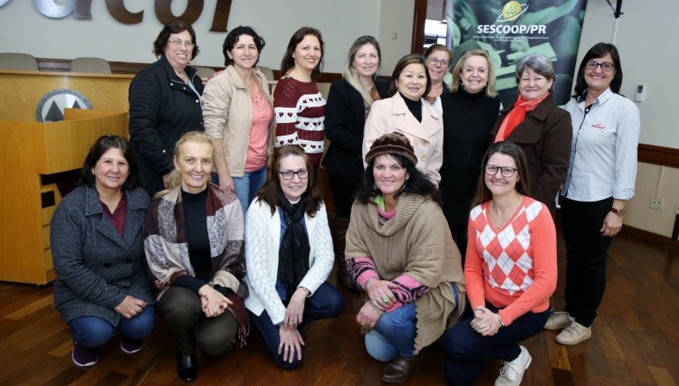 Grupos femininos da Copacol participam de treinamento de desenvolvimento