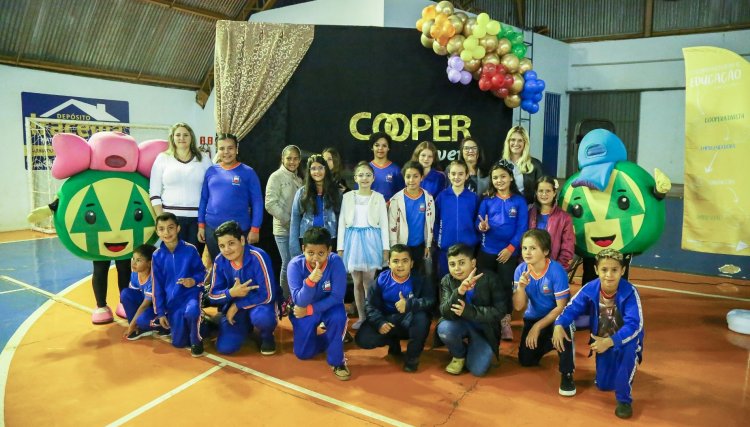 Pais e alunos conhecem a nova prática do programa patrocinado pela Copacol o Cooperjovem