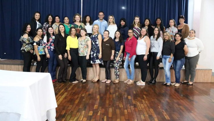 Educação de Cafelândia promove reunião com colaboradores 