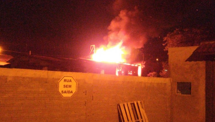 Família que teve casa queimada em Cafelândia precisa ajuda