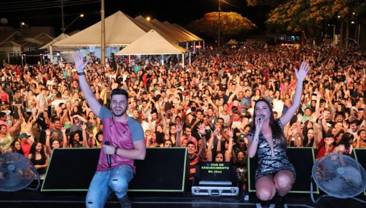 Cafelândia comemora 37 anos com 6 mil pessoas no show de sábado