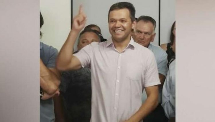 Prefeito cassado de Lindoeste retorna ao cargo após decisão judicial