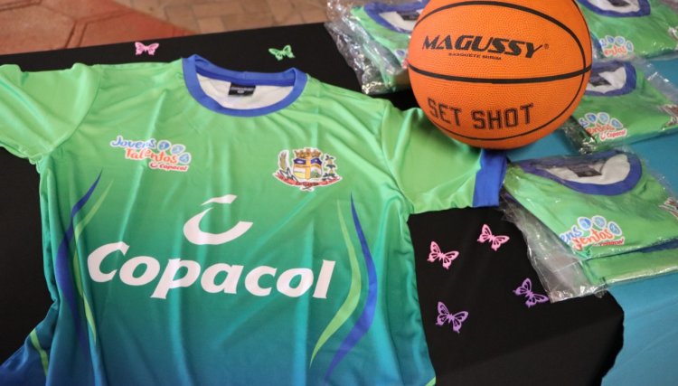 Cafelândia e Copacol entregam kits esportivos do Jovens Talentos