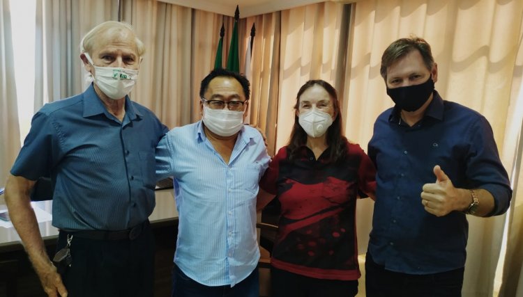 Prefeito Dr Culestino recebe visitas no gabinete 