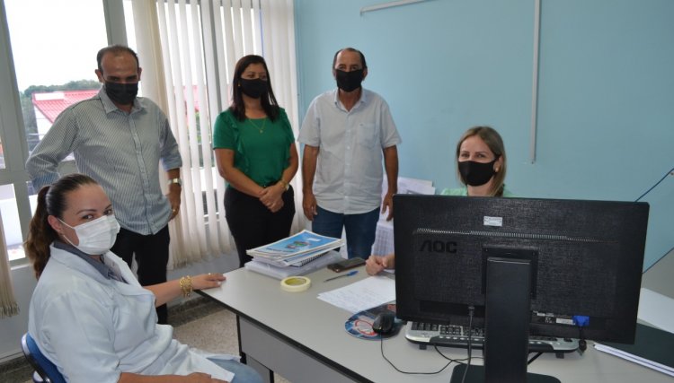 Prefeito Pecinha e Vice Néia são recepcionados pelos Garis 