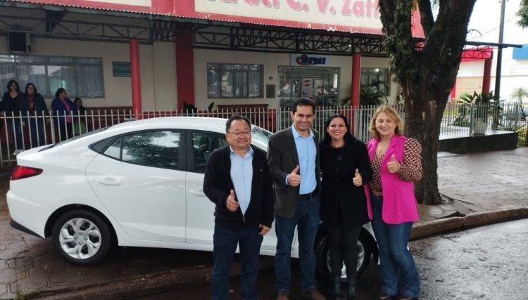 Deputado Márcio Pacheco entrega veículo 0 Km para APMI de Cafelândia