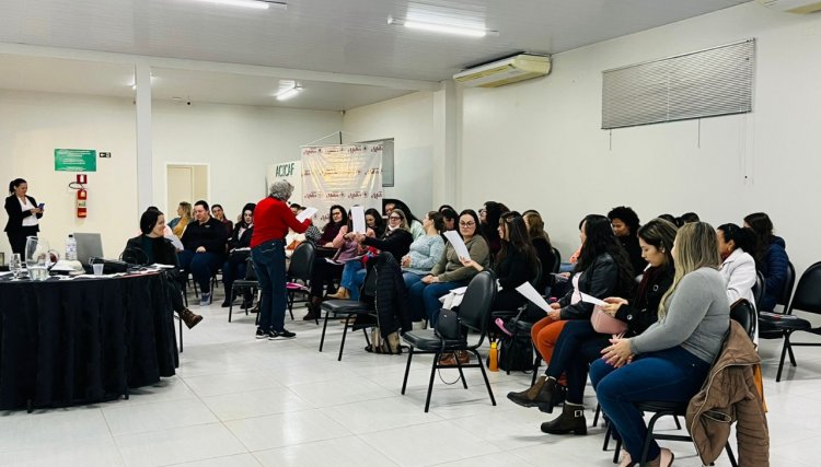 Segundo semestre letivo tem início em Cafelândia com capacitação aos professores