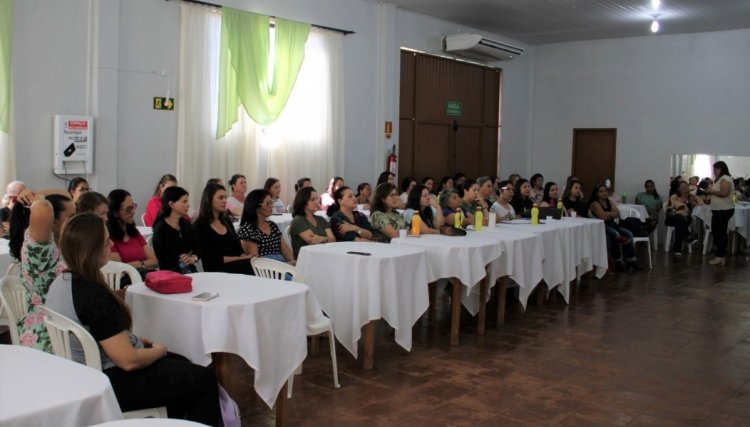 Professores da Educação Infantil de Nova Aurora participam de formação
